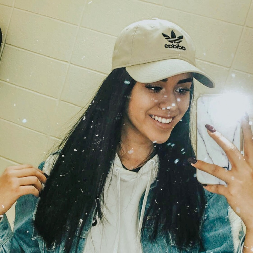 Meet your Posher, Evelin